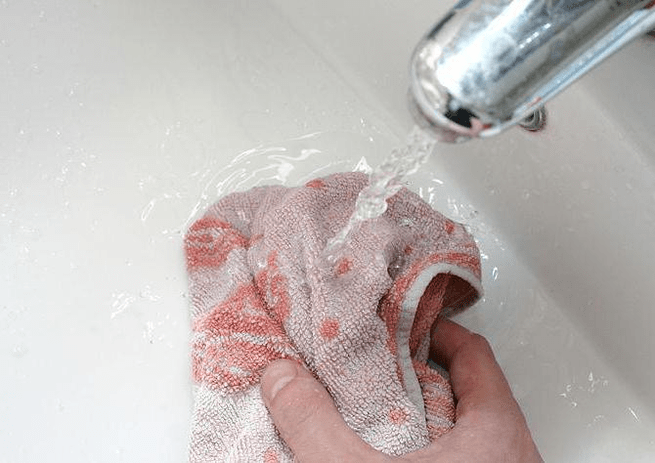 mokry ręcznik do jelqing